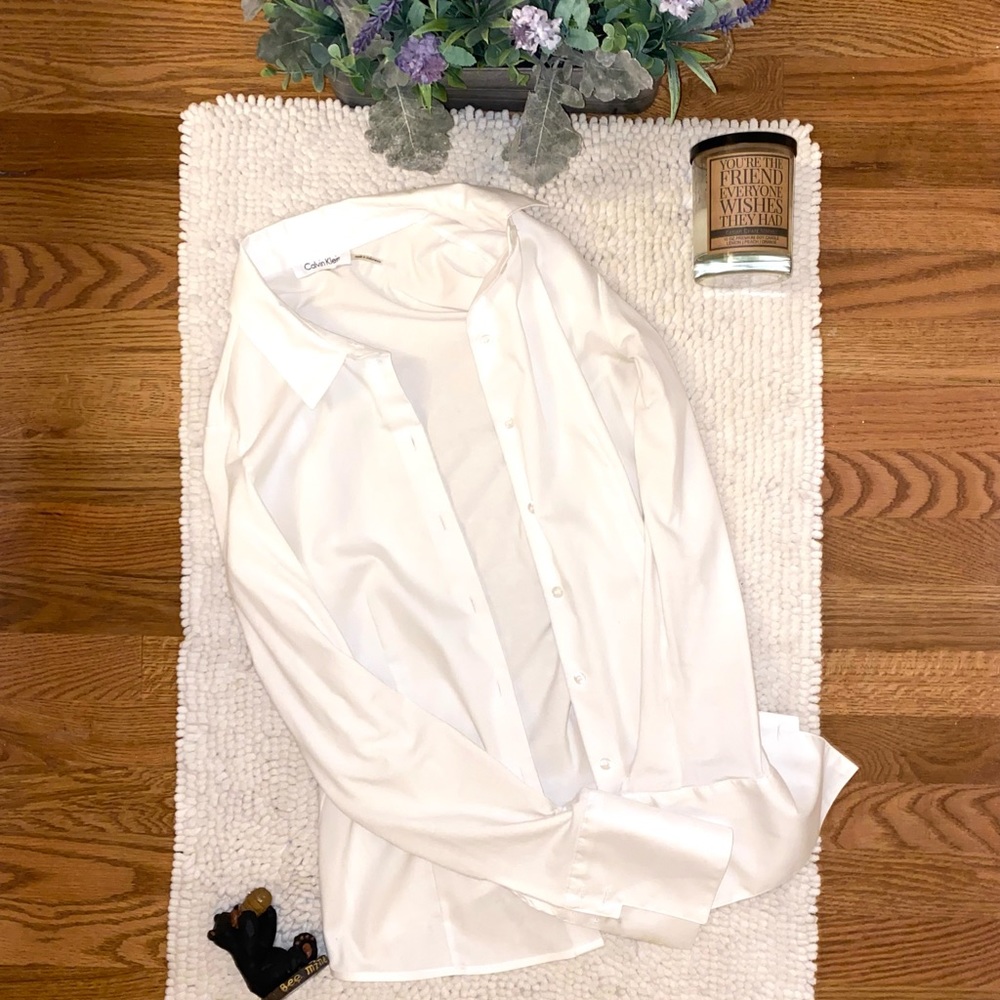CALVIN KLEIN woman’s button down